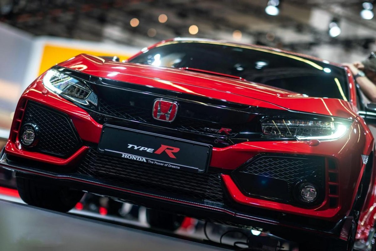 第十一代思域选哪个配置性价比高,领克031.5t和十一代思域哪个保值