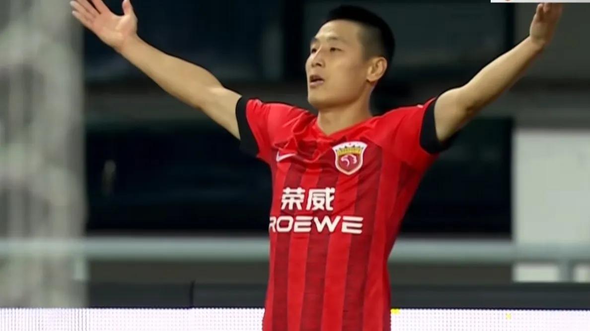 中超积分榜海港先赛登顶,中超泰山3-1海港积分追平三镇