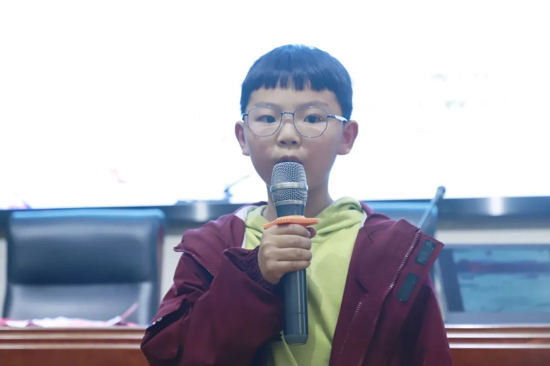 清明祭英烈警营朗诵,向英烈致敬清明诗歌朗诵小学生