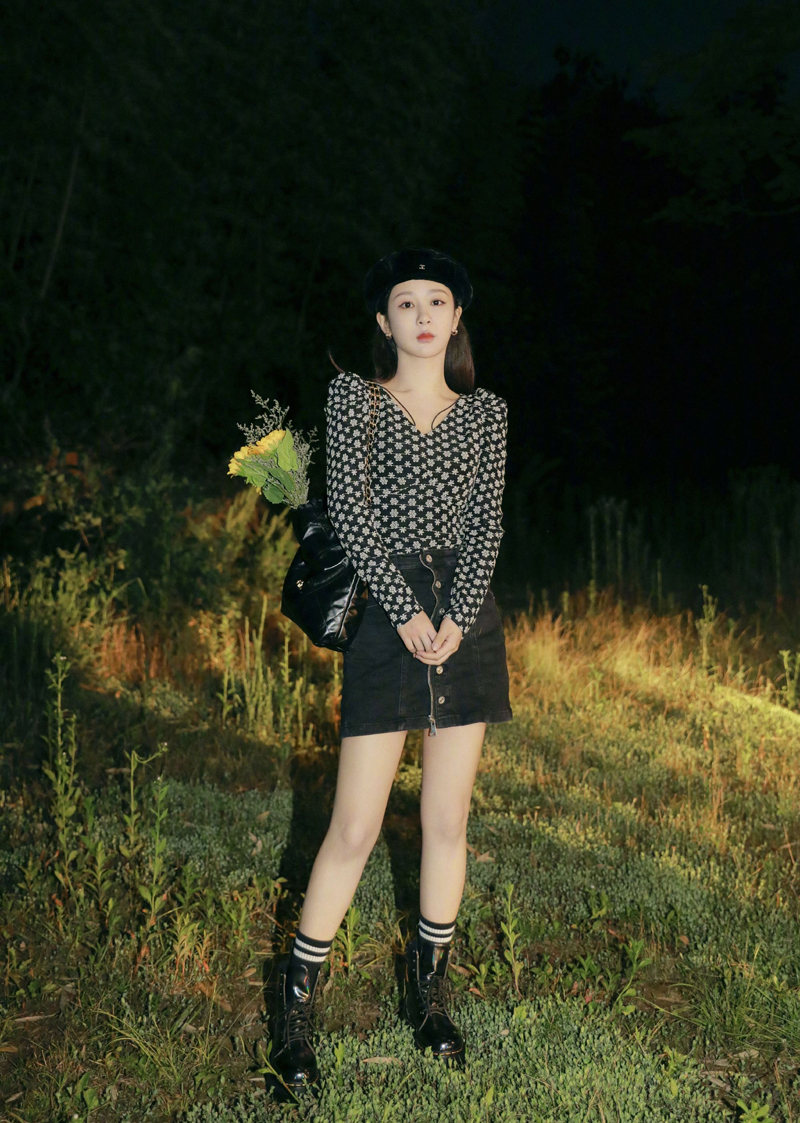 杨紫写真实力撩汉,杨紫暗黑女团风