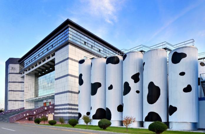 全球乳业20强：伊利保持第五，蒙牛上升2位排名第七，第一是谁？