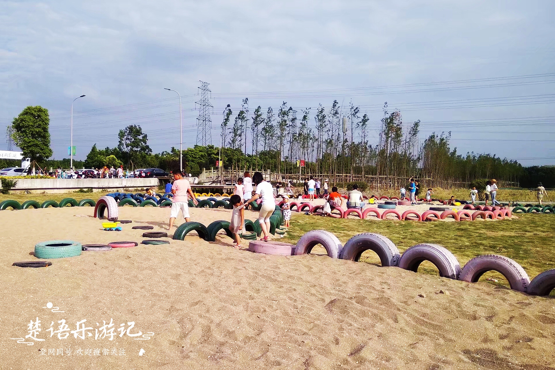 宁波这个网红景点不仅有花海，原来还是露营胜地，湖光山色美如画