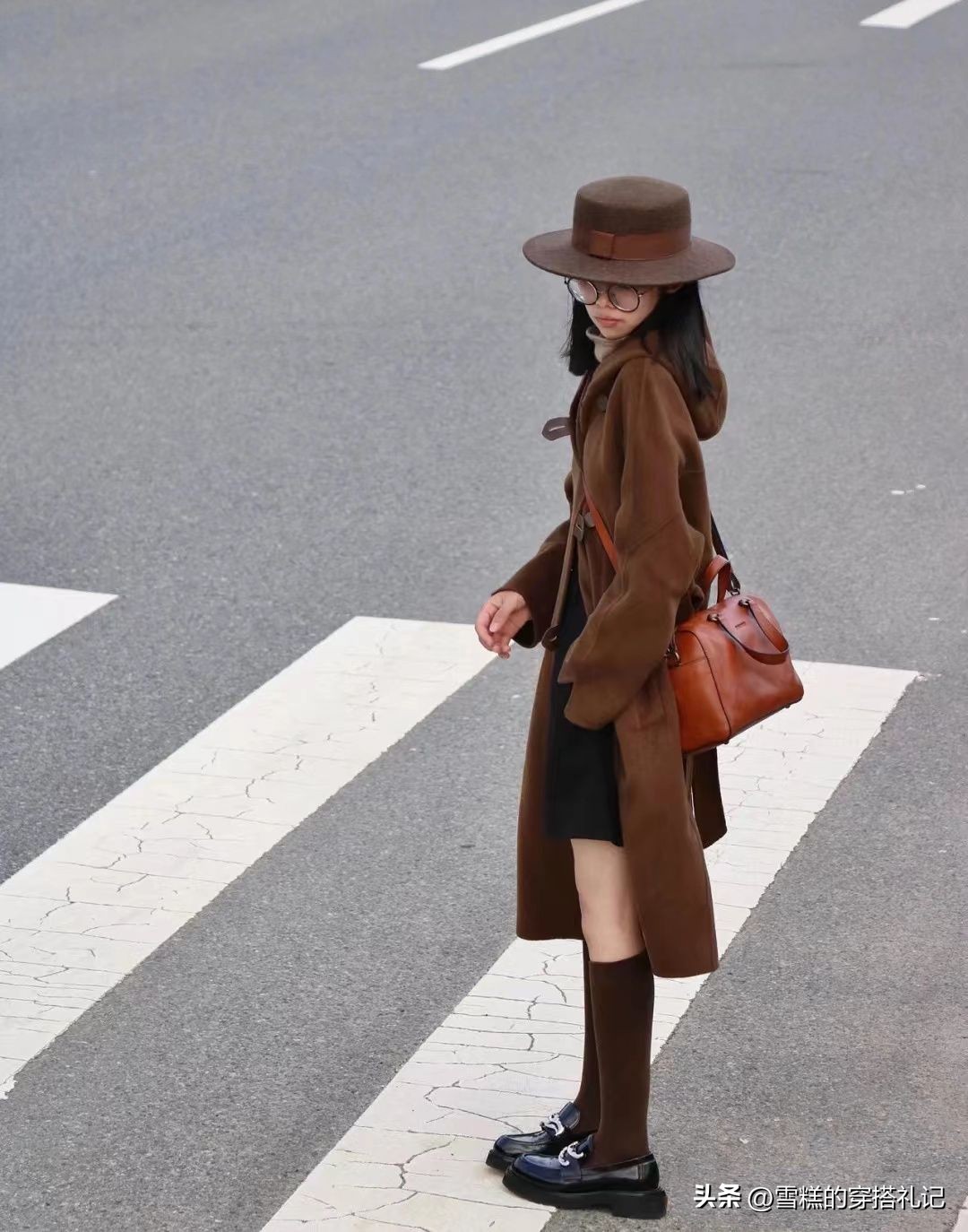 乐福鞋2023最新款亮皮靴子,冬季不想穿靴子乐福鞋百搭