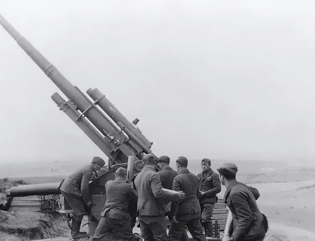 二战德军高射炮真实视频,二战重型迫击炮炸德军虎式坦克