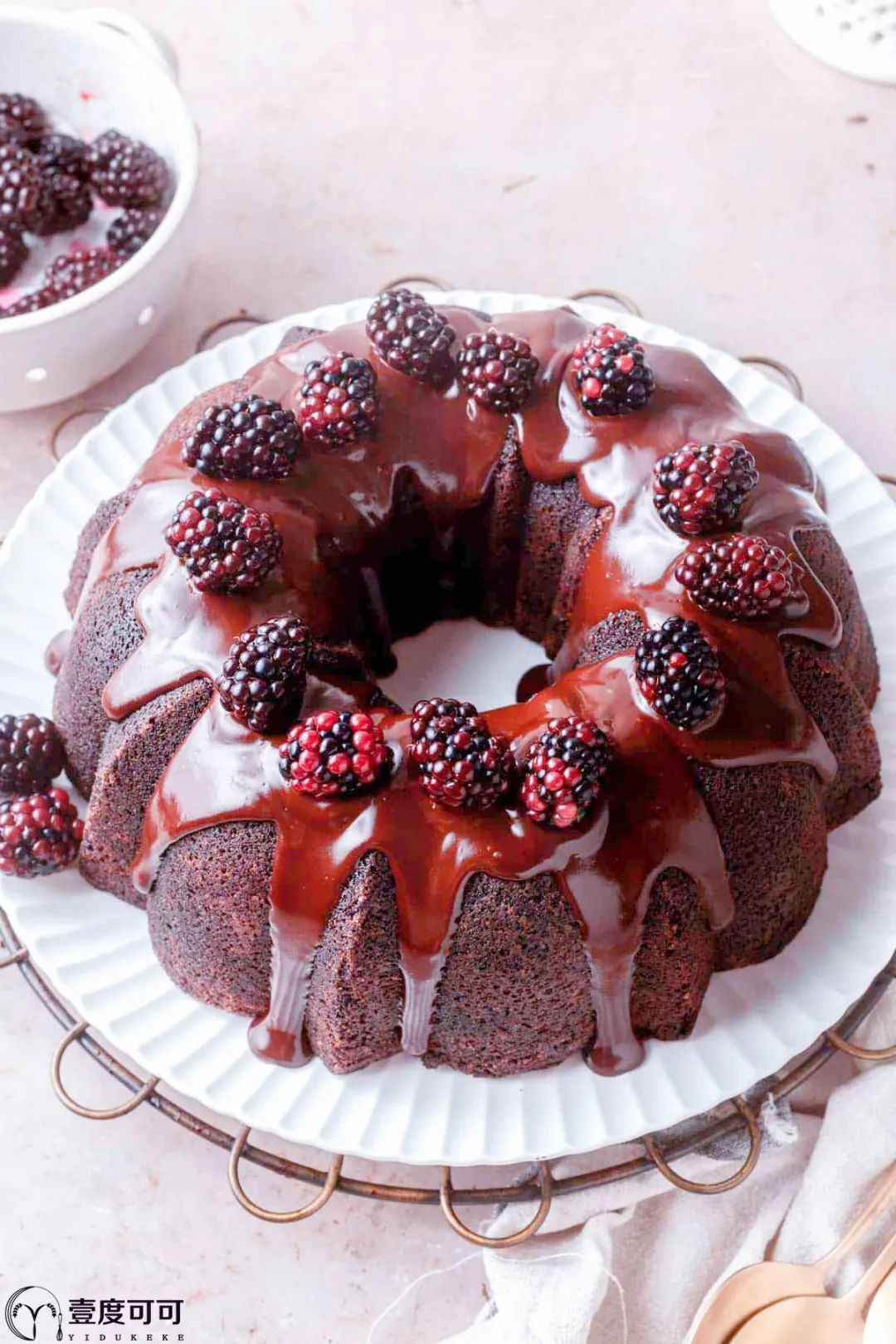 巧克力酸奶炒蛋糕的做法,几分钟自制巧克力奶油蛋糕