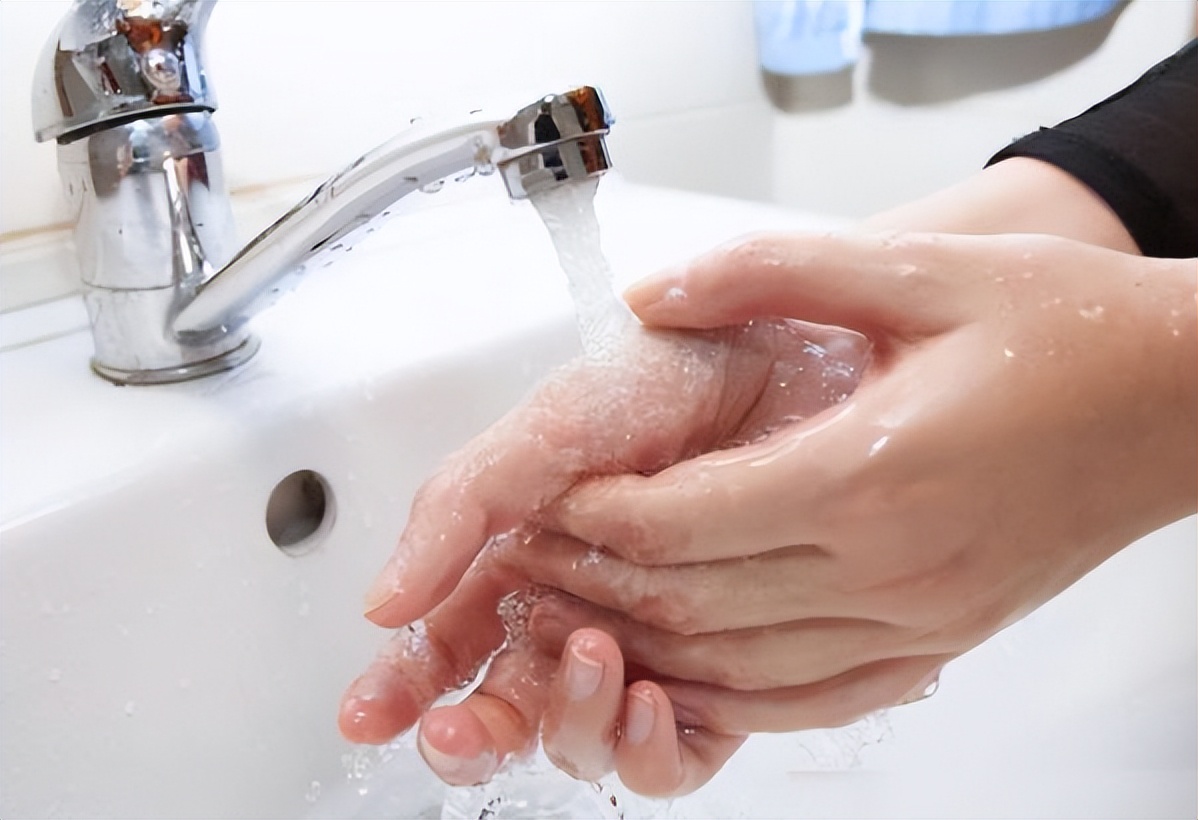 女性上了厕所能用湿巾擦吗,女性便后用纸巾擦好吗