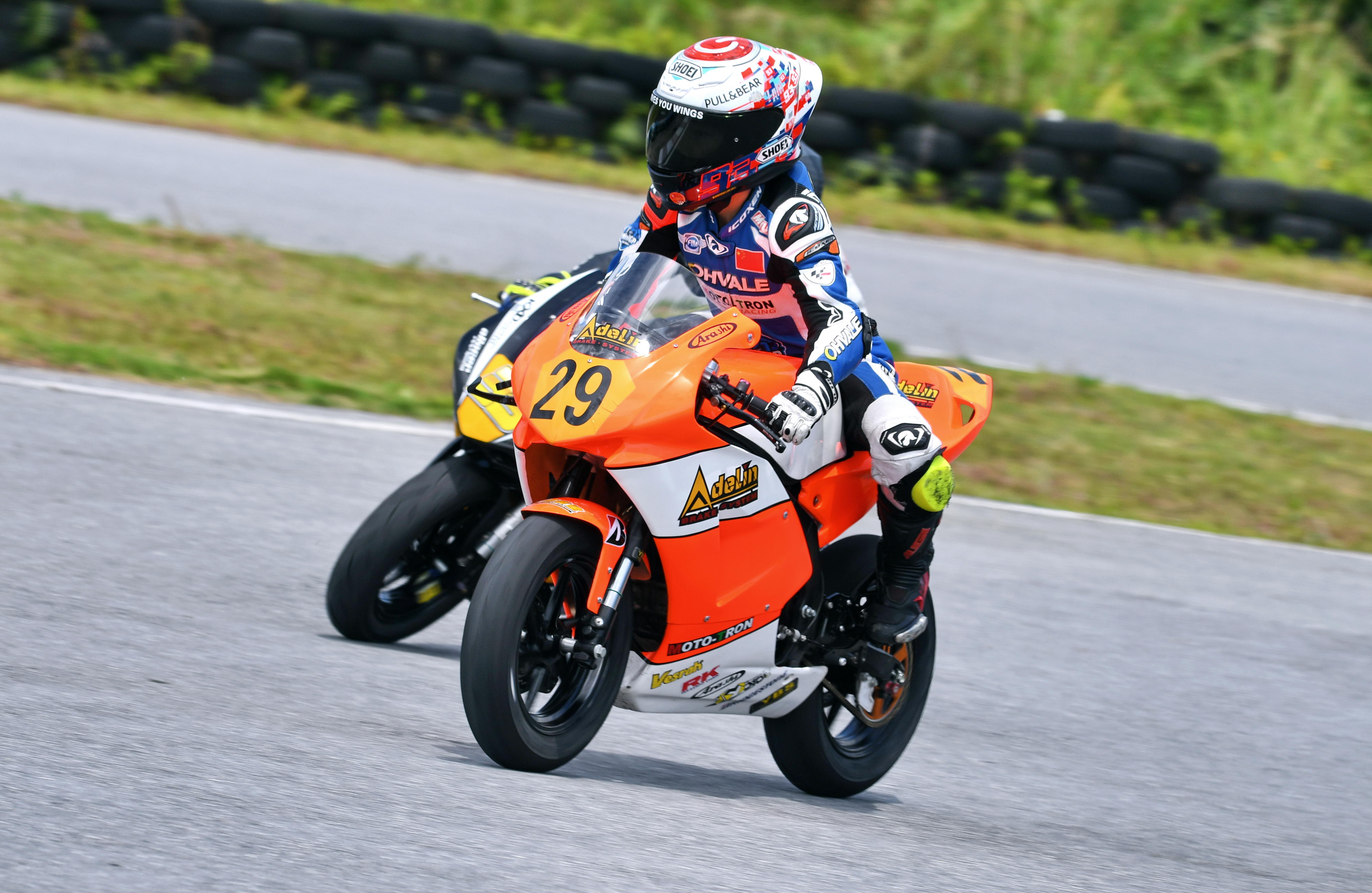 浼熶笟杈炬澂minigp闈掑皯骞寸粍,浼熶笟杈炬澂鎽╂墭杞﹁禌鎭╁钩