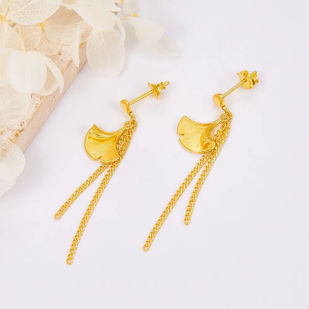 黄金耳饰大小一样是什么意思,怎么挑选适合自己的黄金耳饰