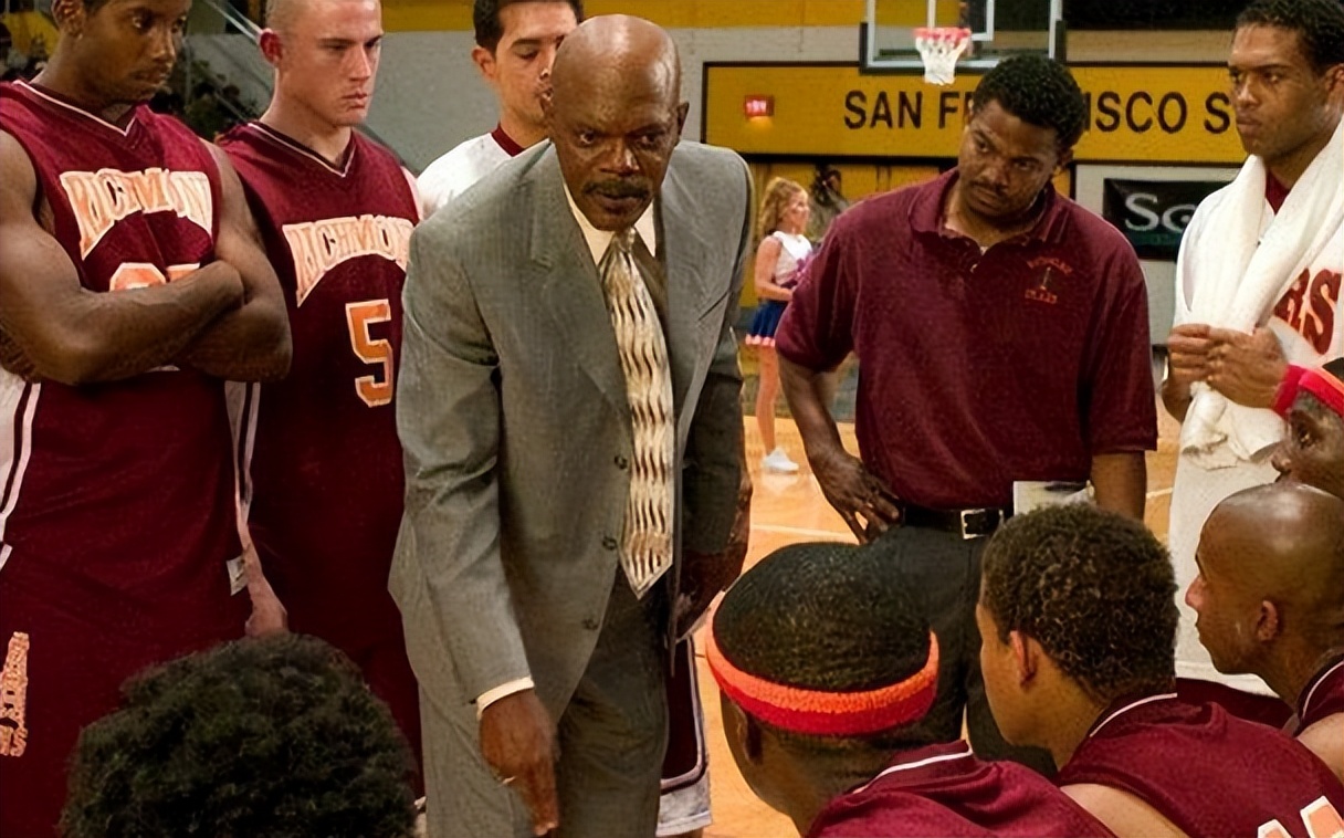 不请流量、不谈恋爱,电影《五个扑水的少年》如何逆袭成为黑马?