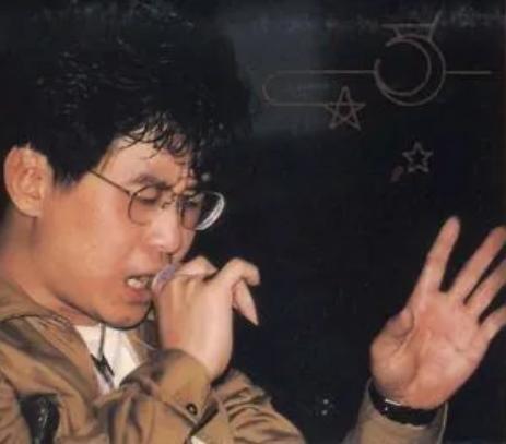 郑智化：因《水手》爆红，不到40岁就隐退歌坛，如今他生活怎样？