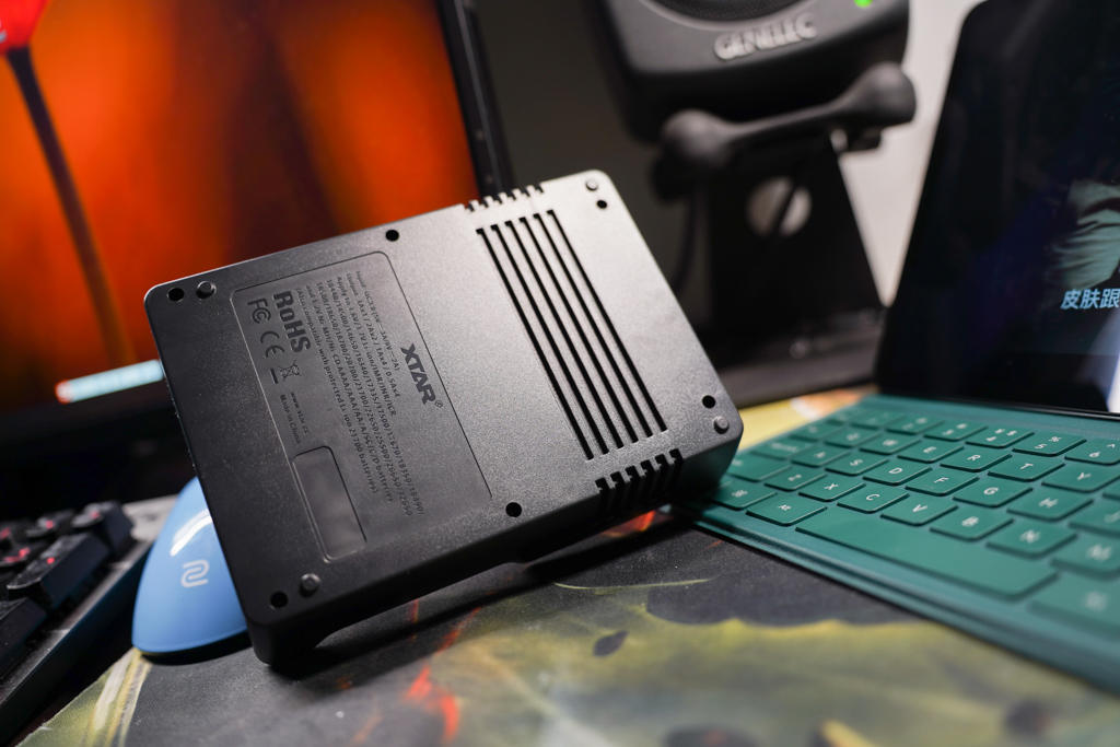 xtarvc4充电器评测,xtarvc4plus智能电池充电器拆解