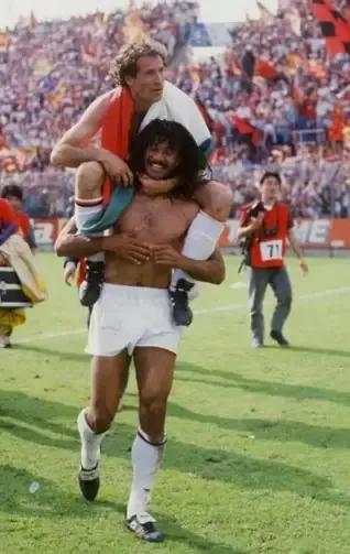 嘿这就是足球专题片主题曲,嘿这就是足球纪录片字幕版