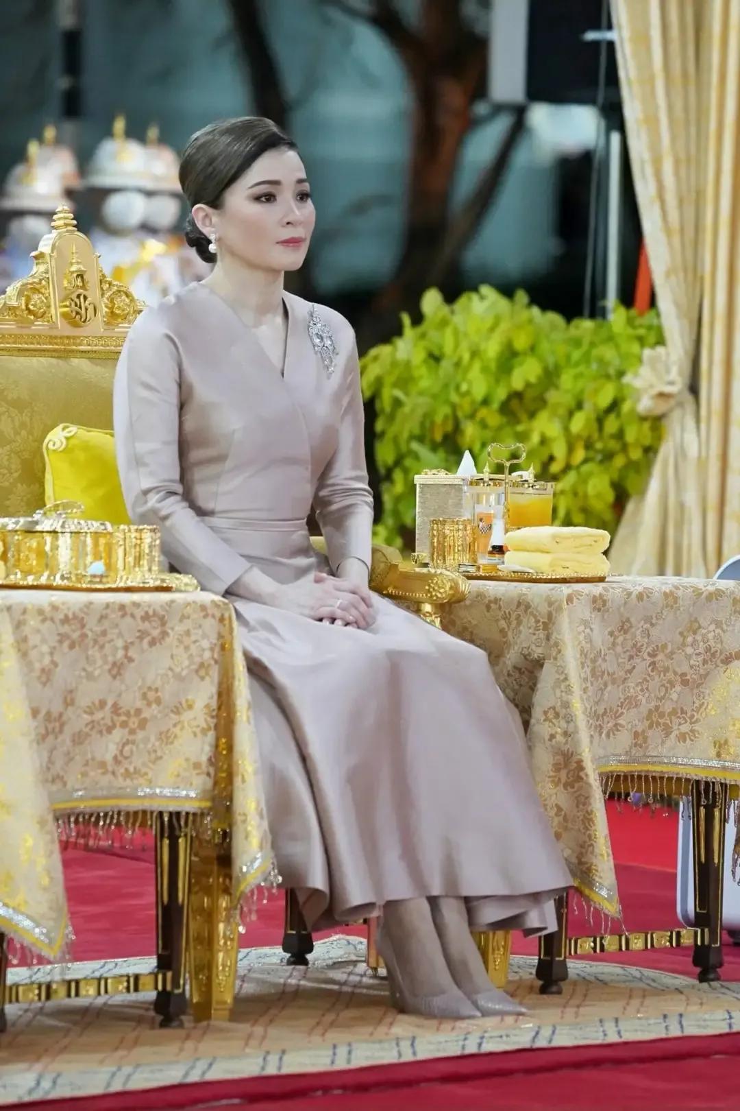 泰国王室今日最新消息苏提达,泰国王后苏提达册封大典