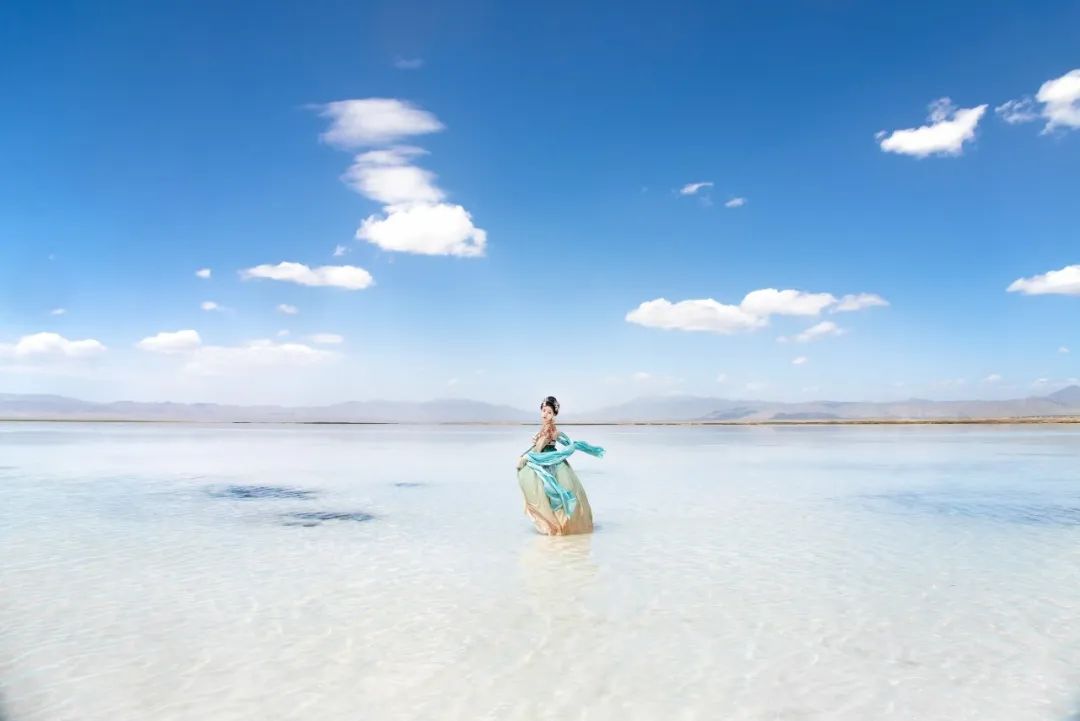 中秋两地相思的古诗句子,中秋表示相思的诗句大全