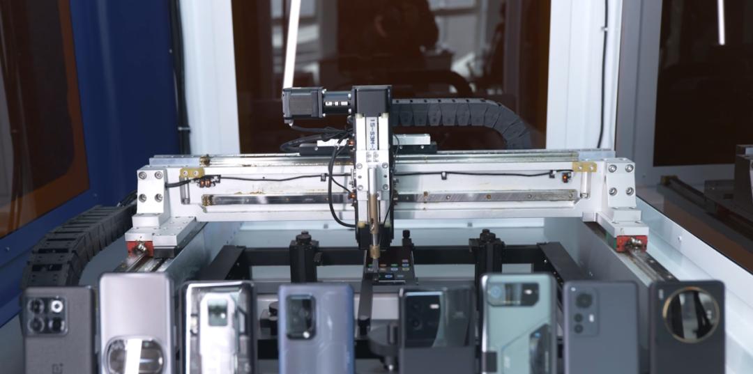 「实验室」全新评测，8款手机专业游戏测试对比，ROG杀疯了