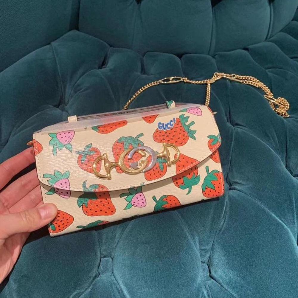 草莓包包网红款成品,草莓包包网红款女款