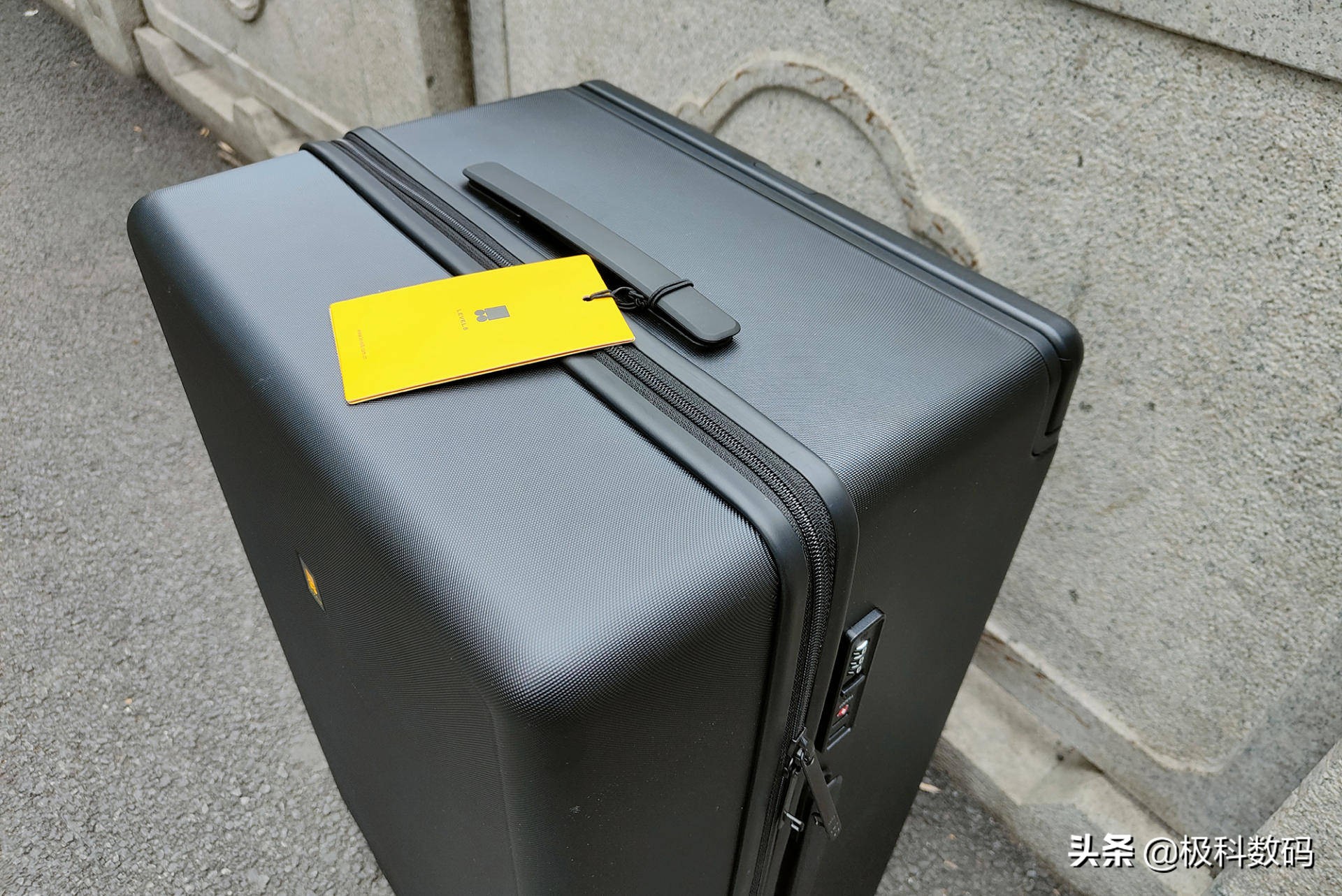 设计小心思，容量大提升，地平线8号大旅行家行李箱使用体验