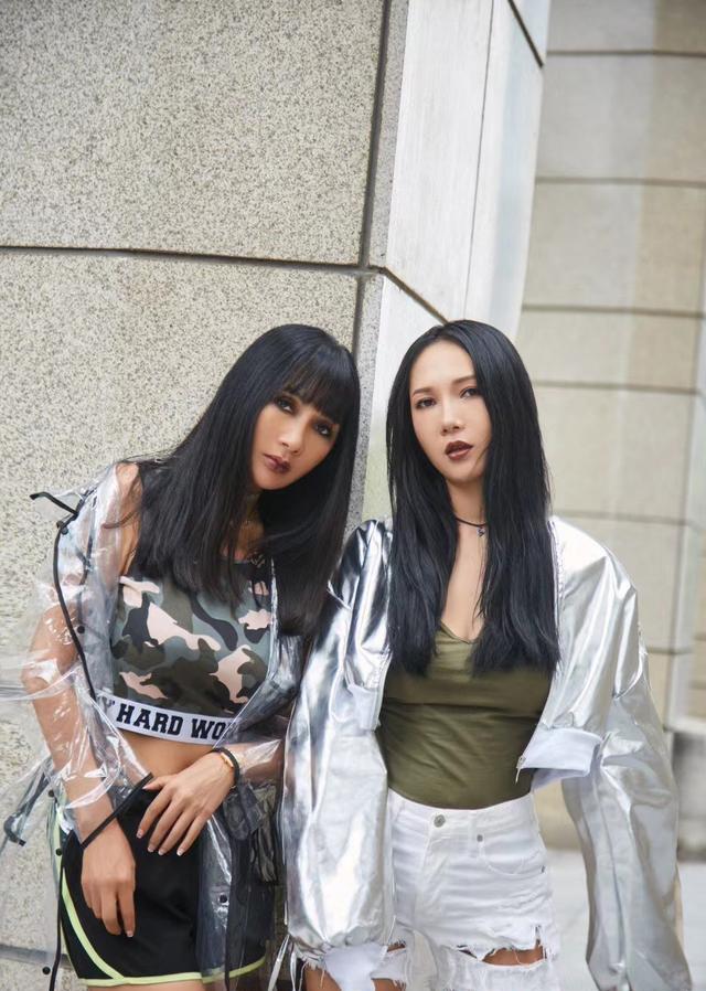 因男友与毛宁发生冲突，她成为了内地第一位被封杀的女艺人