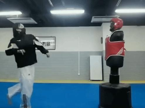 住酒店时显示已经在其他酒店入住,住酒店发现是自己几年前婚房