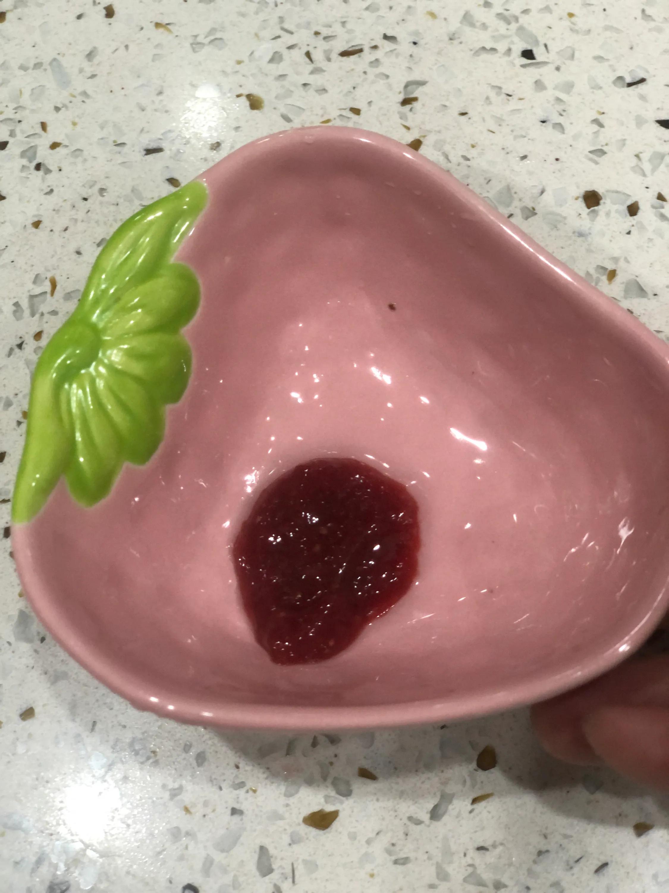 自制草莓酱发黑怎么回事,自制草莓酱热装罐要趁热盖上吗