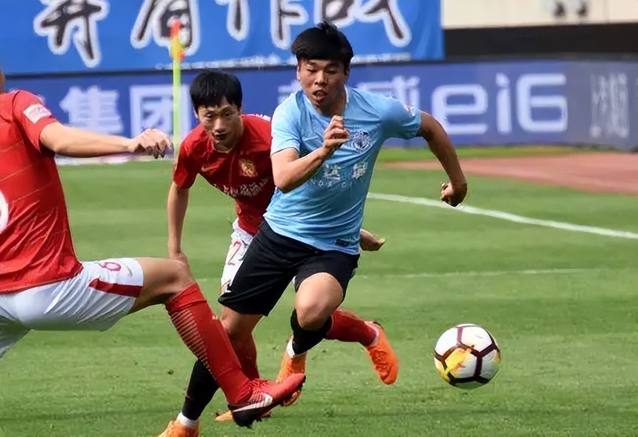 恭喜上港！中超转会窗还没开始就敲定了3比重量级引援，武磊在列