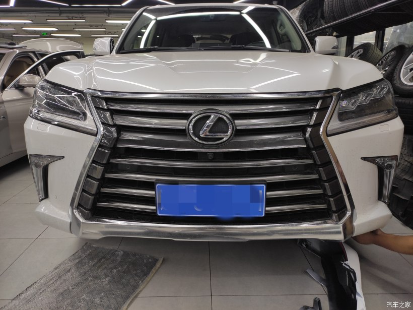 雷克萨斯lx570巅峰限量版越野改装,雷克萨斯LX570内饰改装套件