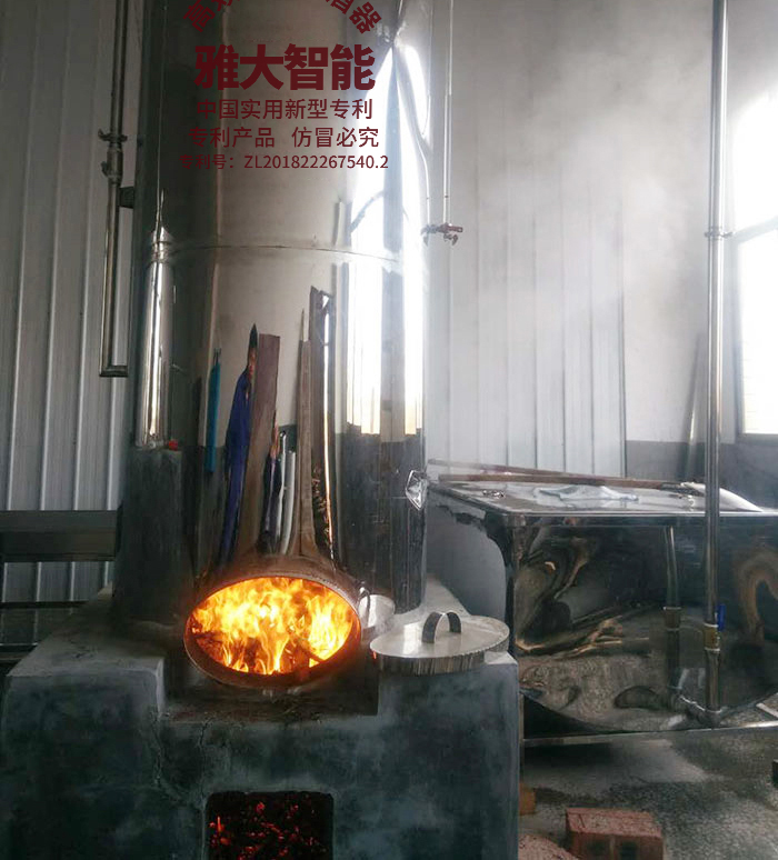 烧柴火酿酒设备小型家用,农家柴火灶纯粮酿酒