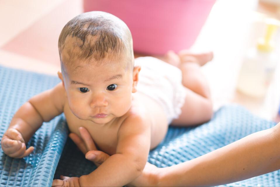 夏天带娃，有4件事不能“盲”听老人意见，明摆着就是在“坑”娃