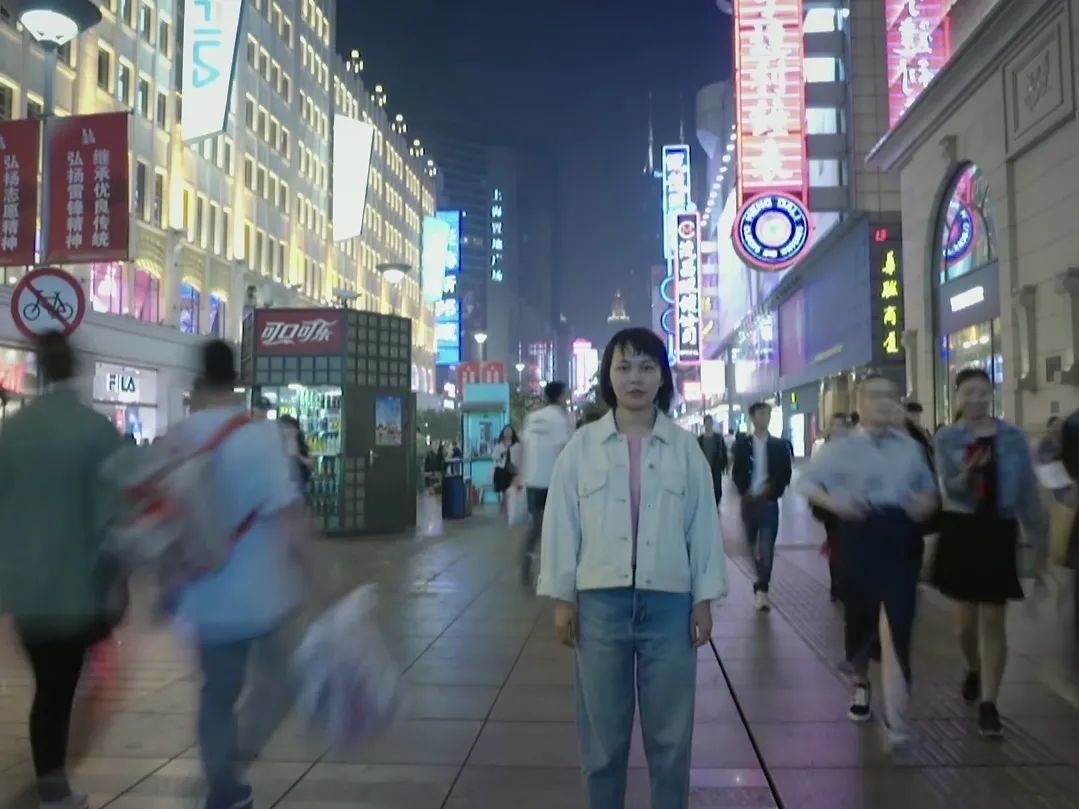 河南女子借钱向亲戚一分没借到,河南一女孩发朋友圈借钱