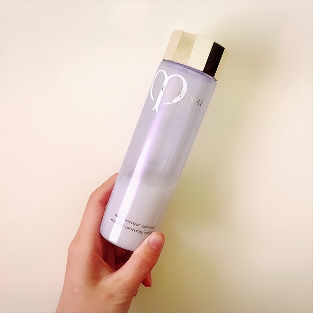 雅诗兰黛精华干皮推荐哪一款,适合干皮用的雅诗兰黛系列