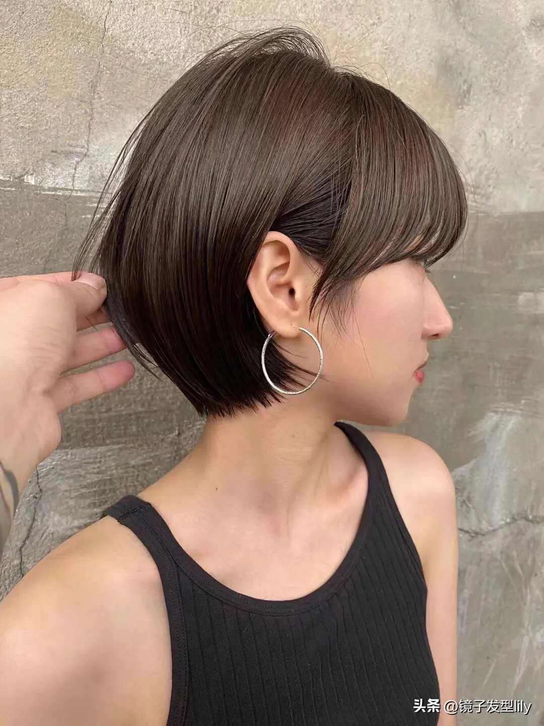 中年发型女2020流行发型妈妈,中年女性发型2021年流行烫头发型