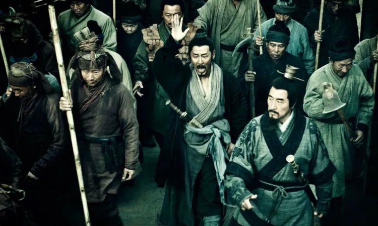 古代封建社会为什么总是盛极而衰？原因是某些家族躲在背后使坏