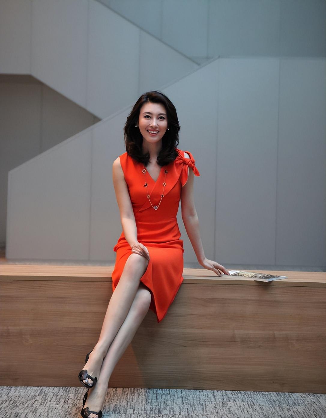 央视主持人李红的婚姻生活,著名主持人李红近况