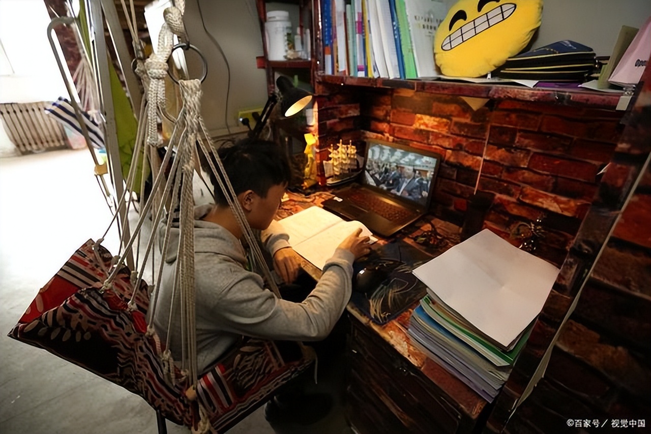 关于清华北大跟普通学校宿舍对比,北大和清北宿舍对比