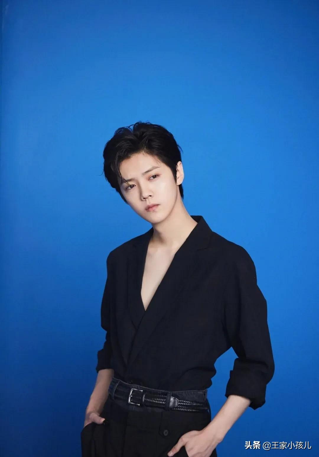 鹿晗勋章歌词壁纸图片,鹿晗照片锁屏壁纸卸妆