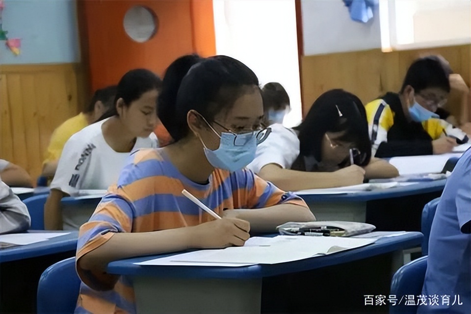 2022年中考最低多少分能上高中,中考成绩公布考了300多分
