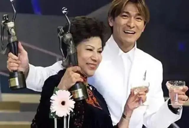 40岁左右的女港星现状,盘点40岁没结婚的港星