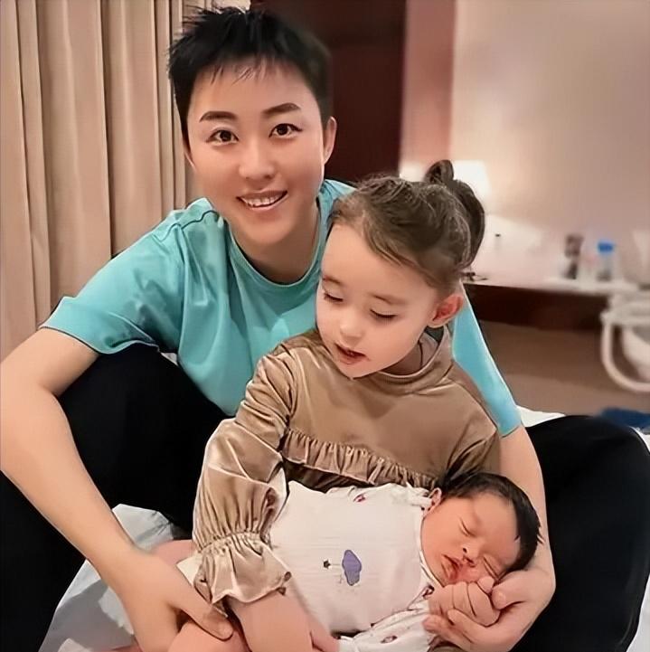 29岁长春女子生下五国混血,吉林女孩嫁国外回家生儿子