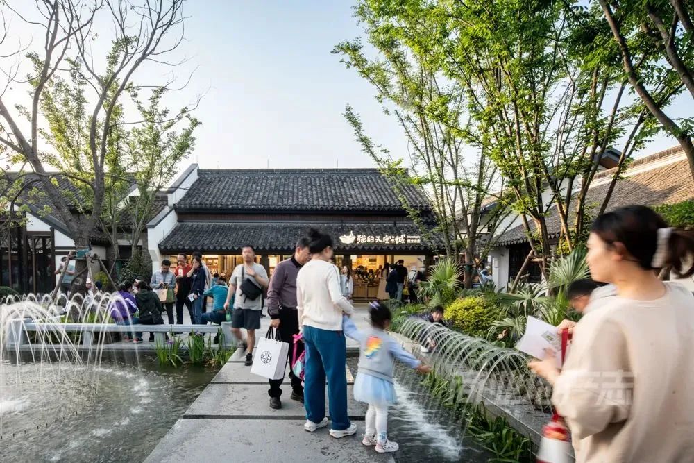 CRR百图斩|公园里的新天地:上海蟠龙天地