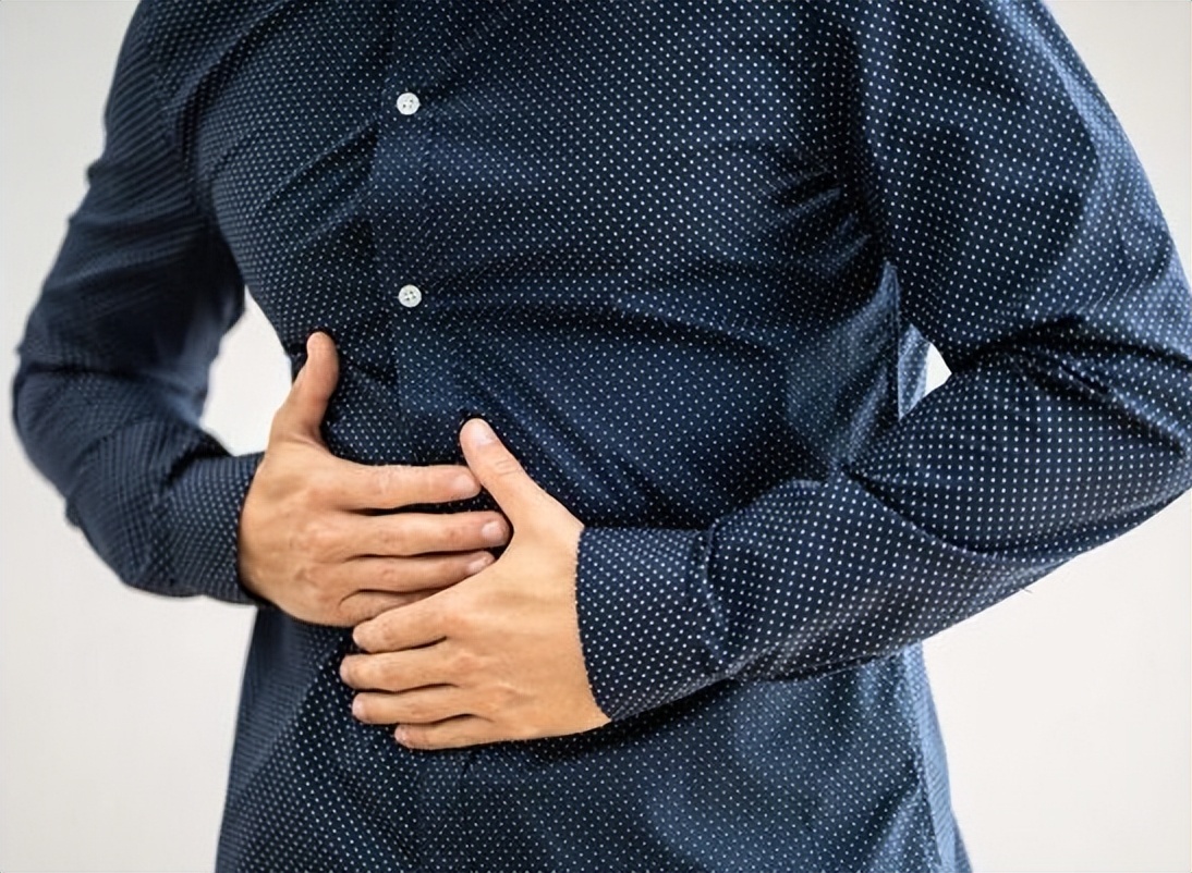 胆囊结石有什么症状及危害,胆囊结石并发症有哪些