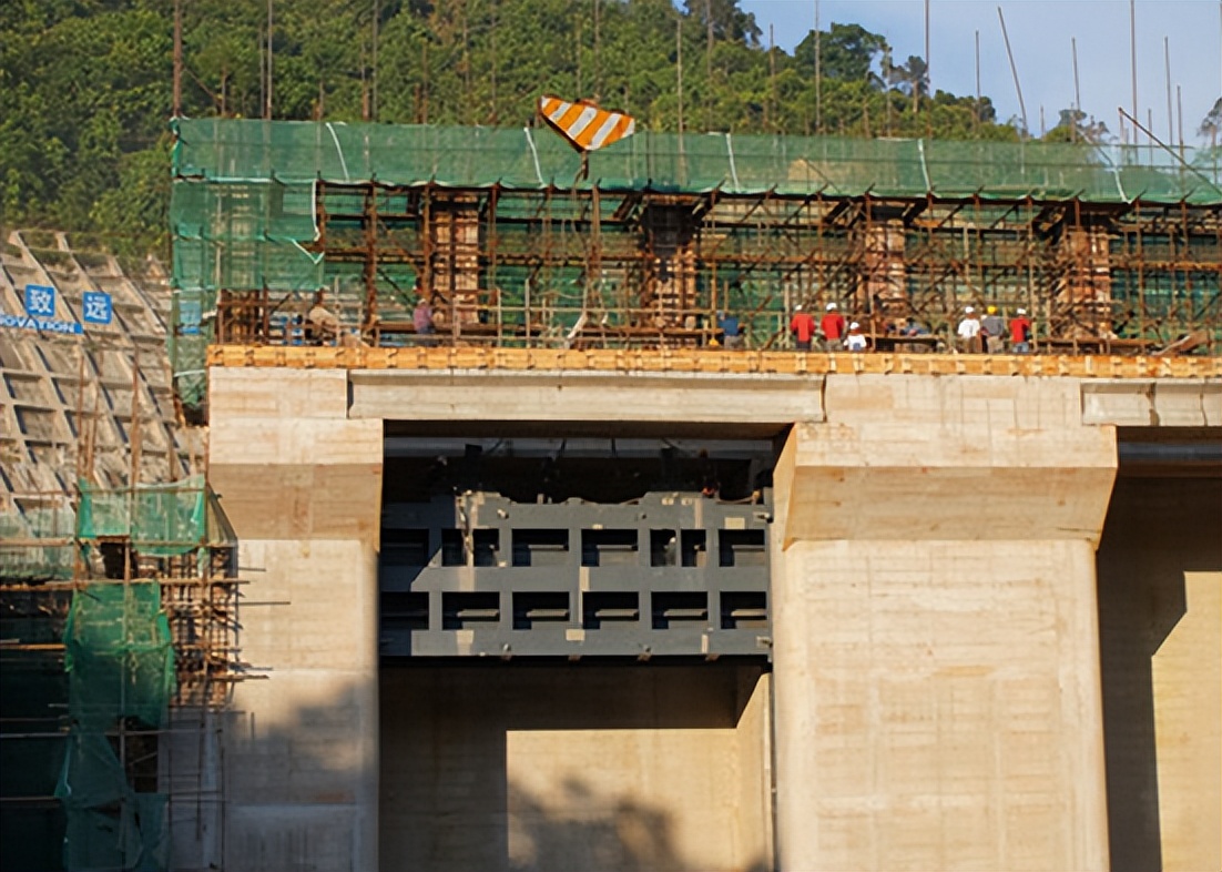 测力传感器设计技术原理及分析,测力传感器运用哪些效应