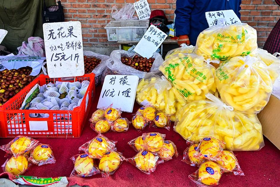 西山脚下的早市,闲逛最具人间烟火气的早市