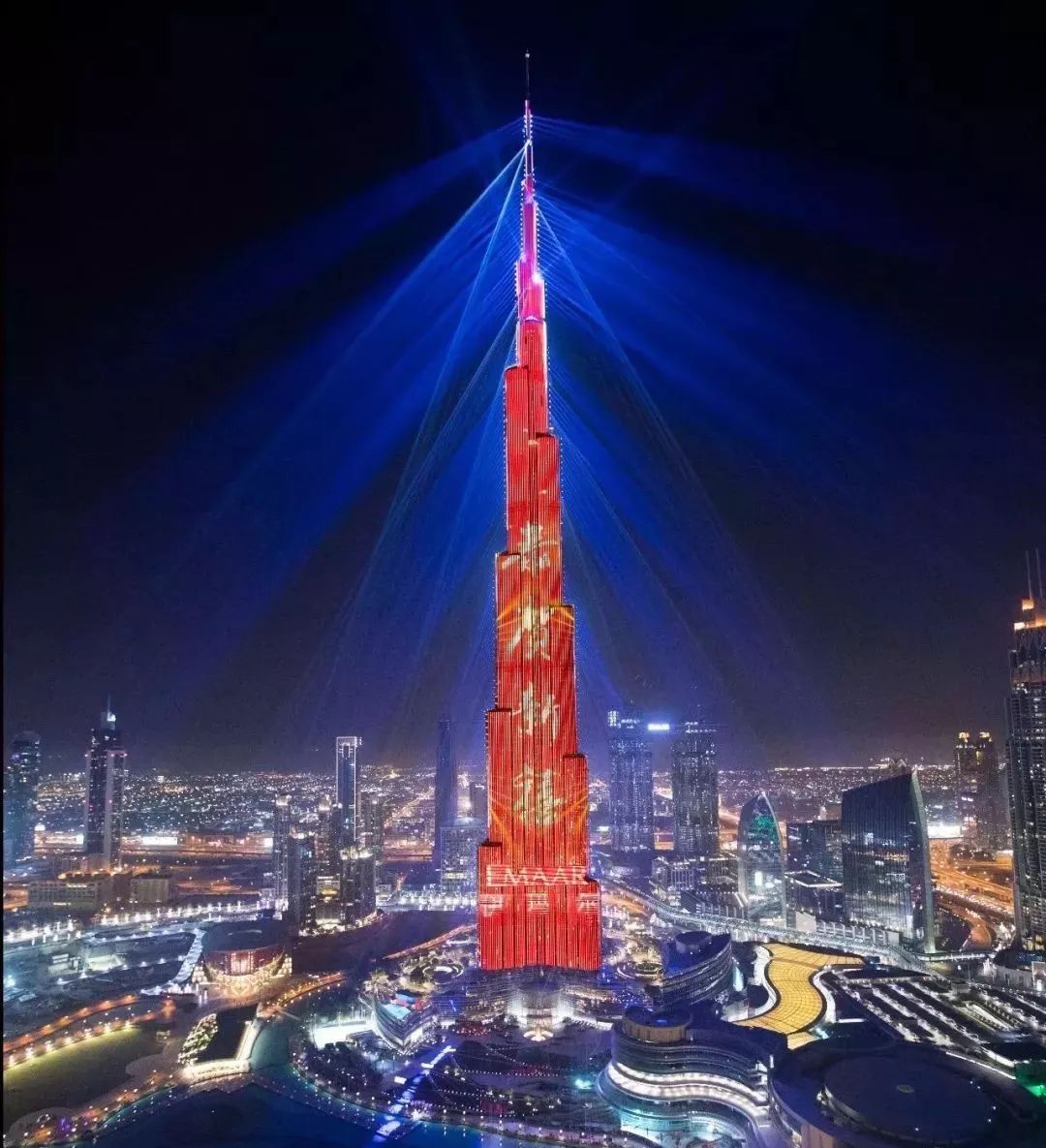 世界上最高的大楼造价,全世界最高的大楼迪拜哈利法塔