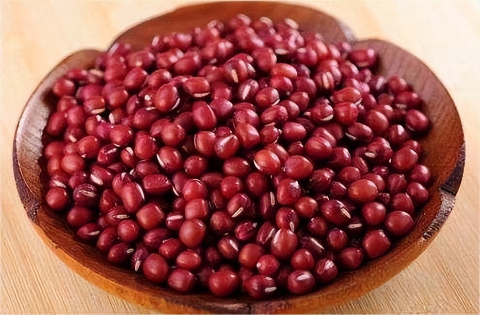 女人怕冷气血不足吃什么好呢,怕冷的女人吃什么补气血