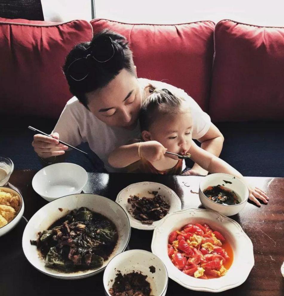 50万买精子生下五国混血儿,东北女生花50万赴美试管婴儿