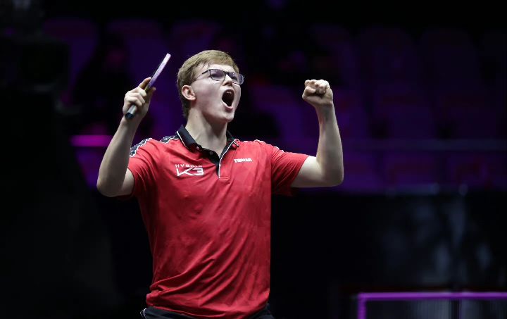 国乒新星惨败战胜三冠王视频,乒坛再爆冷门