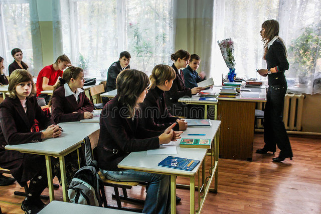 乡村中小学如何面对招生难,农村学校小课可以随便不开课吗