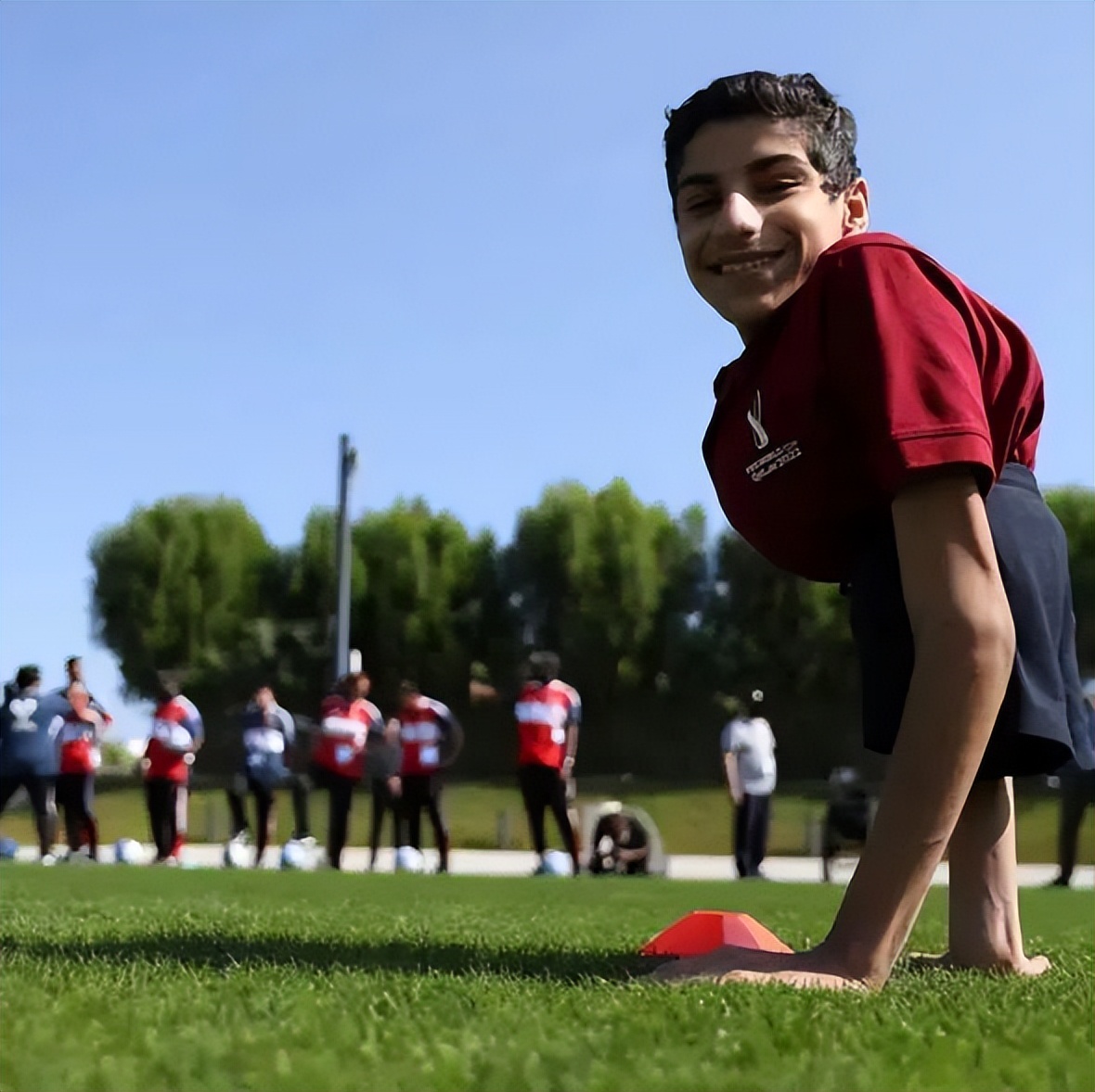 身残志坚残疾男子,身残志坚卡塔尔世界杯