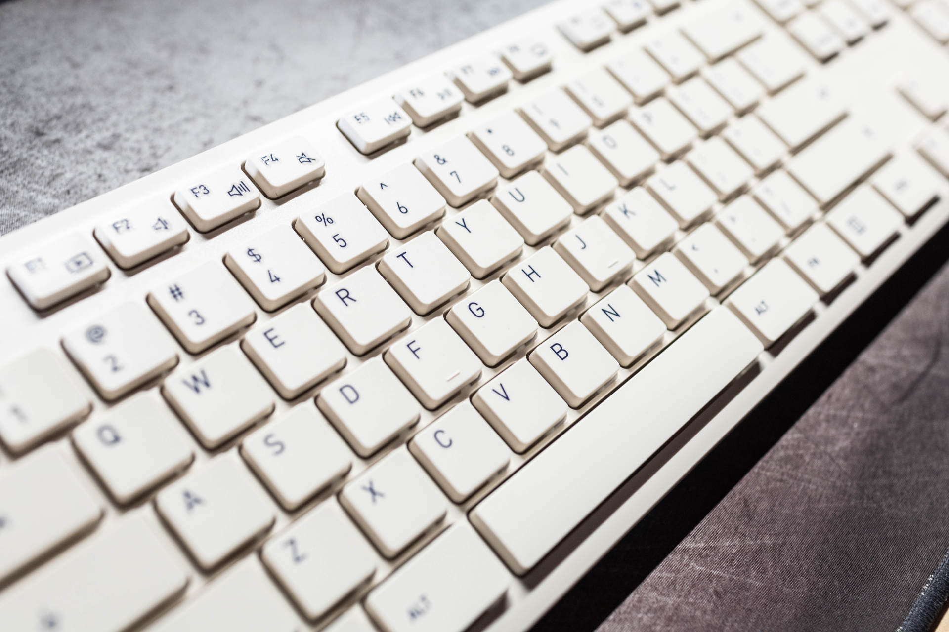 妯辨dw2300鏃犵嚎閿洏濡備綍杩炴帴鐢佃剳,cherrydw2300鏃犵嚎閿紶濂楄