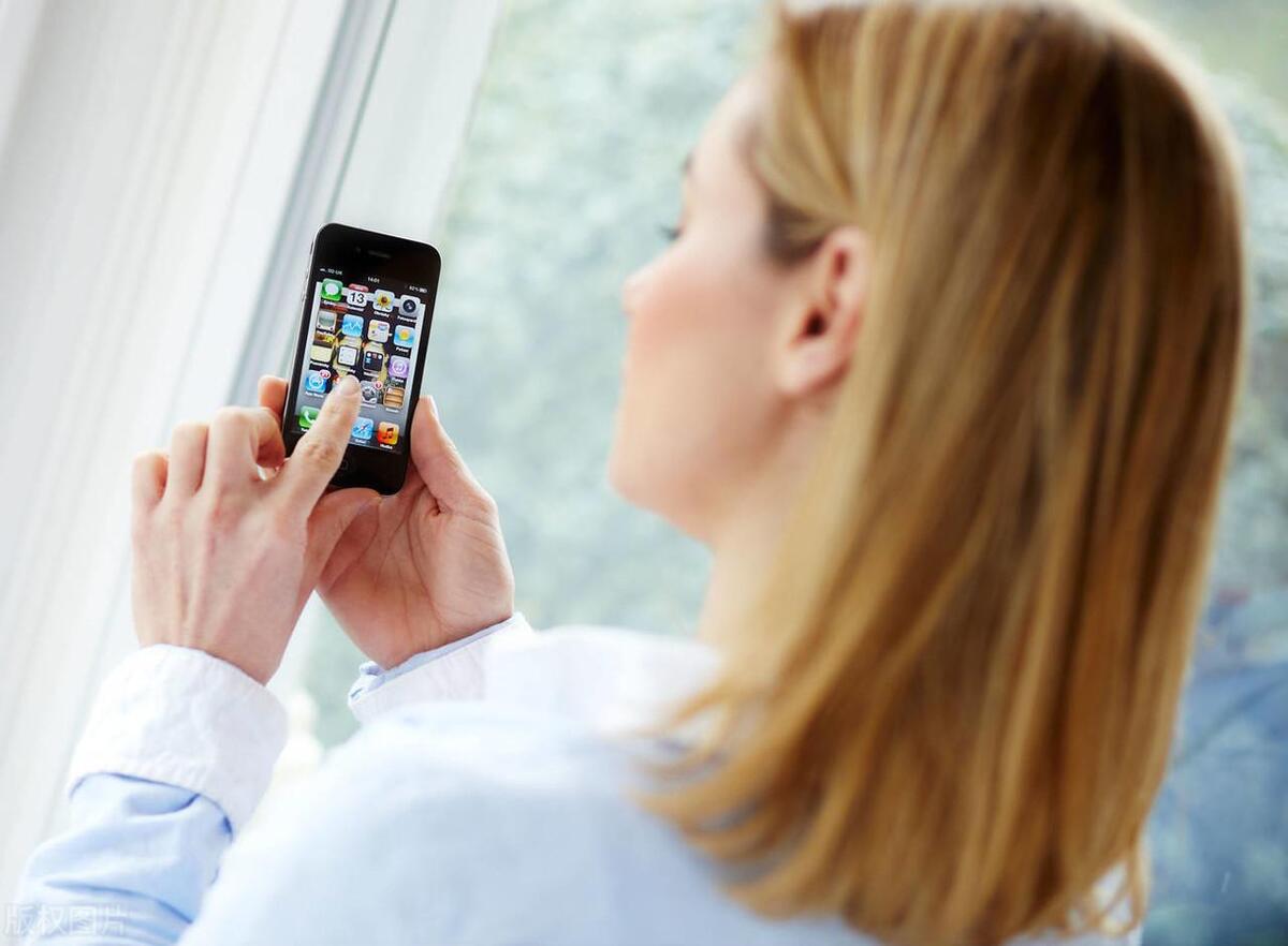 苹果手机一直停留在激活界面,苹果手机激活要插卡不